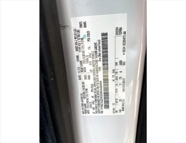 Photo of 2016 White Ford Transit-350