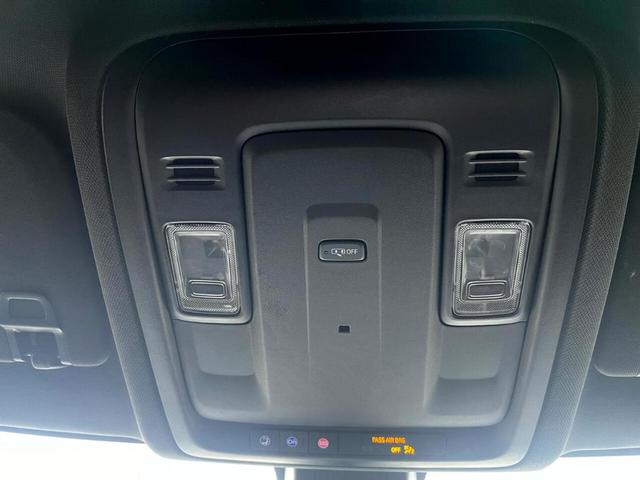 Photo of 2022 White Chevrolet Tahoe