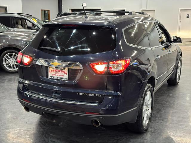 Photo of 2015 Blue Chevrolet Traverse
