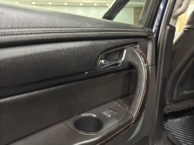 Photo of 2015 Blue Chevrolet Traverse