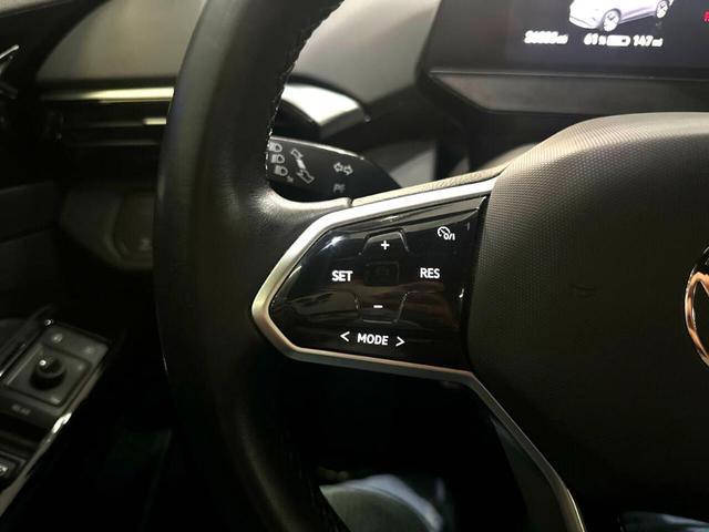 Photo of 2022 Glacier White Volkswagen ID.4