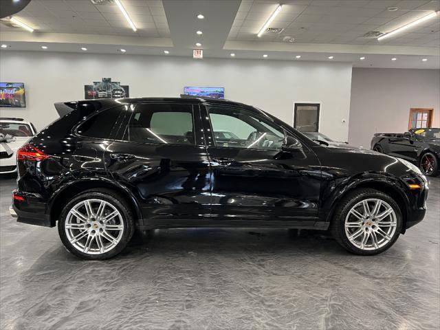 Photo of 2018 Black Porsche Cayenne