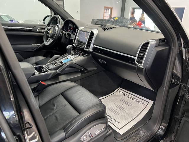 Photo of 2018 Black Porsche Cayenne