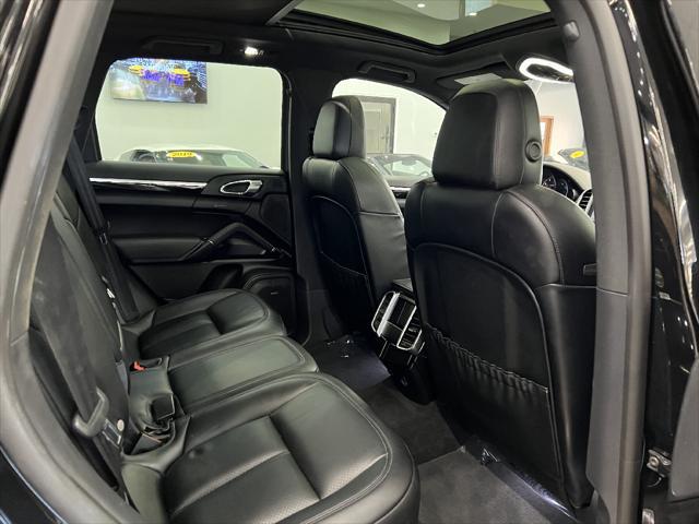 Photo of 2018 Black Porsche Cayenne