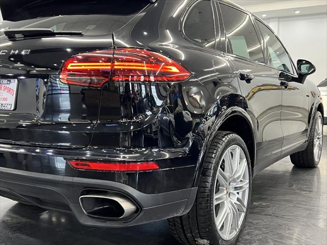 Photo of 2018 Black Porsche Cayenne