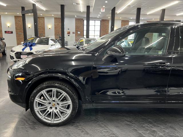 Photo of 2018 Black Porsche Cayenne