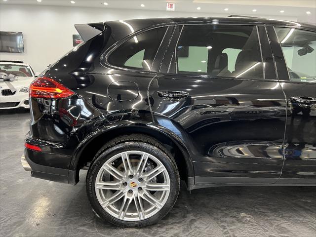 Photo of 2018 Black Porsche Cayenne