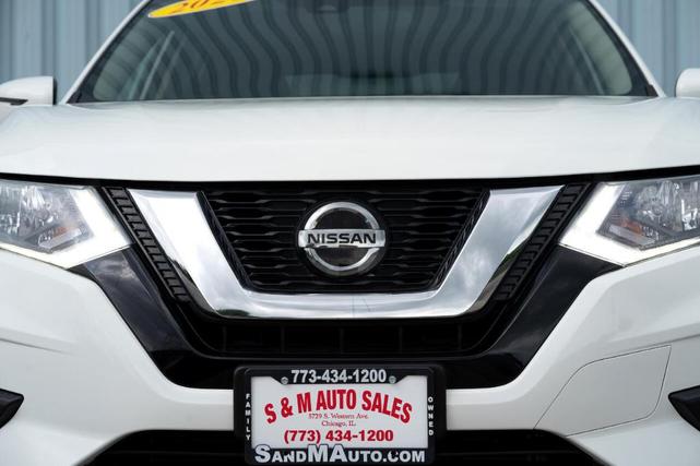 Photo of 2020 Glacier White Nissan Rogue