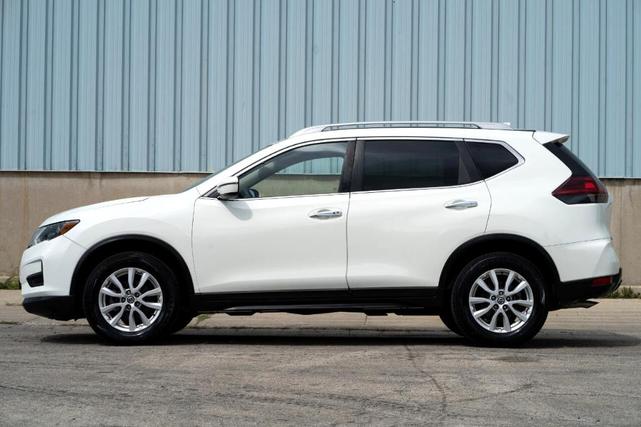 Photo of 2020 Glacier White Nissan Rogue
