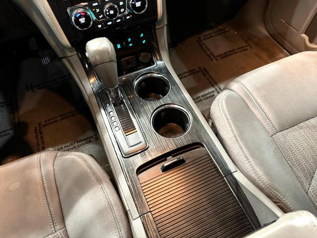 Photo of 2016 Tan Chevrolet Traverse