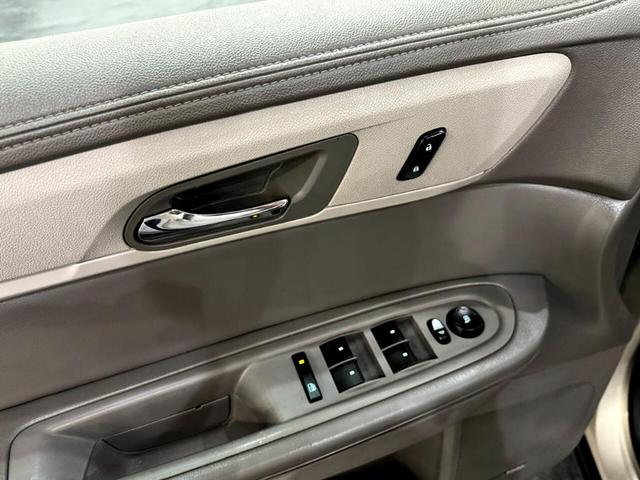 Photo of 2016 Tan Chevrolet Traverse
