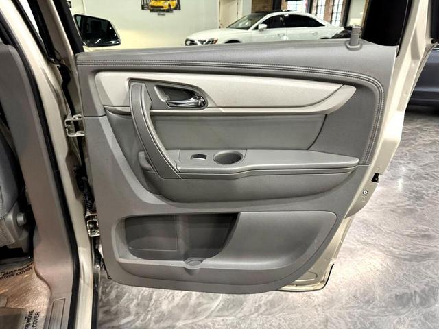 Photo of 2016 Tan Chevrolet Traverse