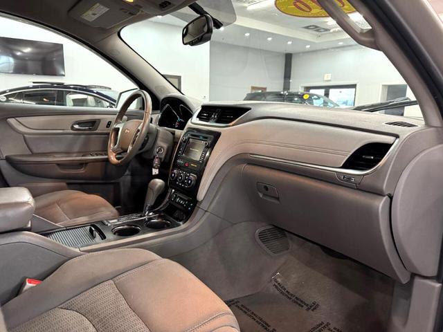 Photo of 2016 Tan Chevrolet Traverse