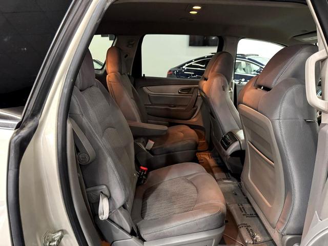 Photo of 2016 Tan Chevrolet Traverse