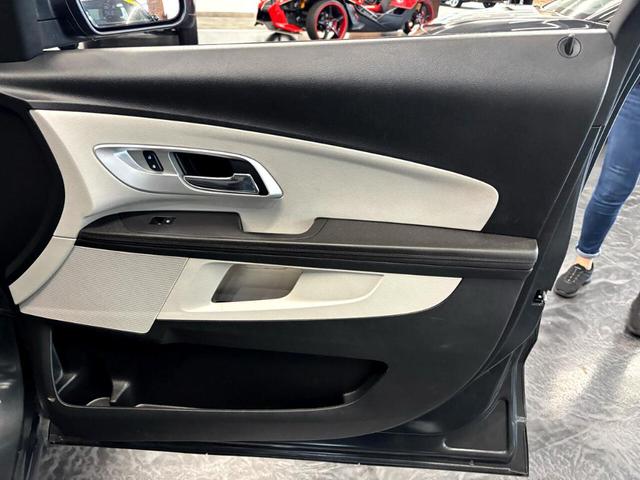 Photo of 2017 Gray Chevrolet Equinox