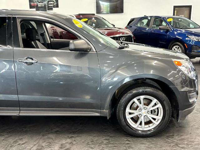 Photo of 2017 Gray Chevrolet Equinox