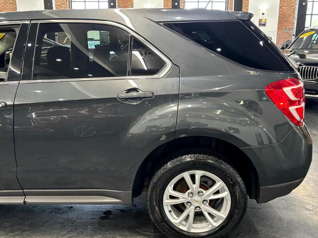 Photo of 2017 Gray Chevrolet Equinox