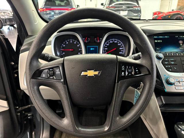 Photo of 2017 Gray Chevrolet Equinox