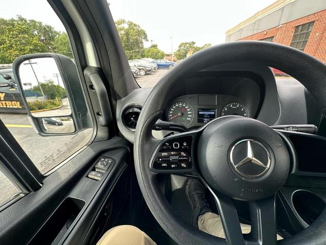 Photo of 2021 White Mercedes-Benz Sprinter 2500
