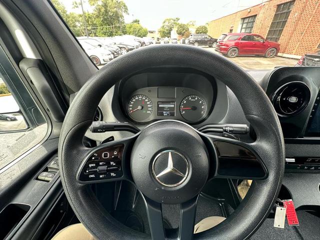 Photo of 2021 White Mercedes-Benz Sprinter 2500