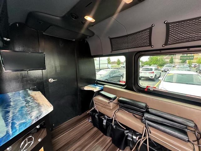 Photo of 2021 White Mercedes-Benz Sprinter 2500