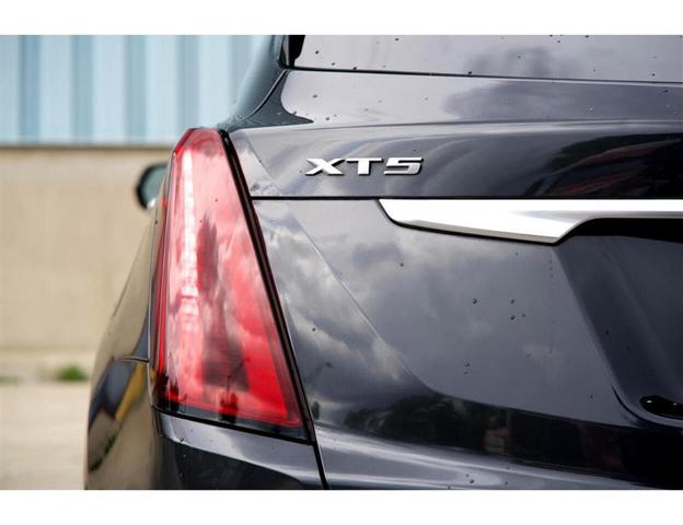 Photo of 2020 Black Cadillac XT5