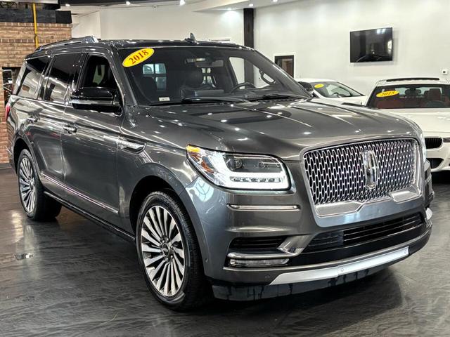 Photo of 2018 Silver Lincoln Navigator
