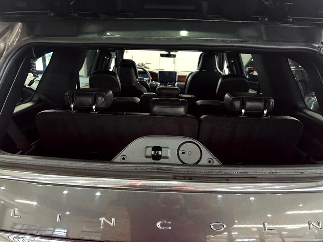 Photo of 2018 Silver Lincoln Navigator
