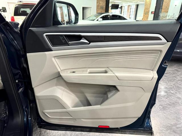 Photo of 2022 Tourmaline Blue Metallic Volkswagen Atlas