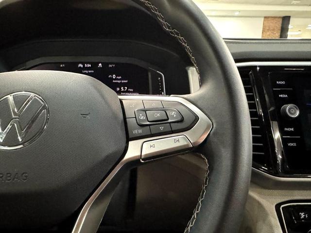Photo of 2022 Tourmaline Blue Metallic Volkswagen Atlas