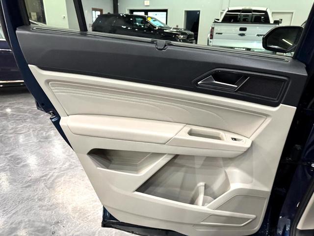Photo of 2022 Tourmaline Blue Metallic Volkswagen Atlas