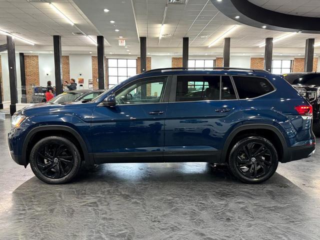 Photo of 2022 Tourmaline Blue Metallic Volkswagen Atlas