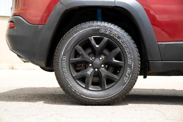 Photo of 2017 Red Jeep Cherokee