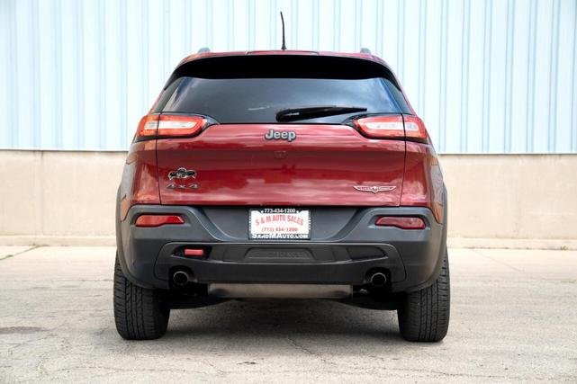 Photo of 2017 Red Jeep Cherokee