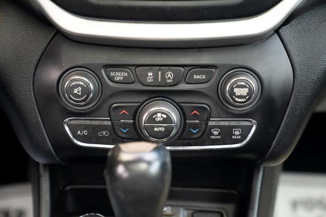 Photo of 2017 Red Jeep Cherokee