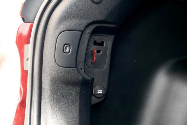 Photo of 2017 Red Jeep Cherokee