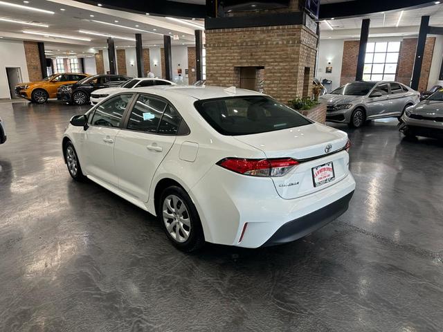 Photo of 2024 White Toyota Corolla