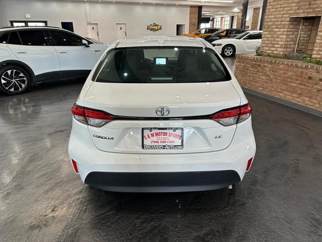 Photo of 2024 White Toyota Corolla