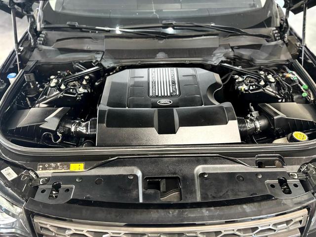Photo of 2019 Narvik Black Land Rover Discovery