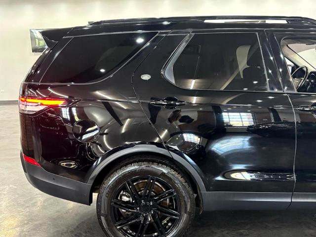 Photo of 2019 Narvik Black Land Rover Discovery