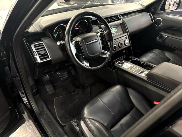 Photo of 2019 Narvik Black Land Rover Discovery