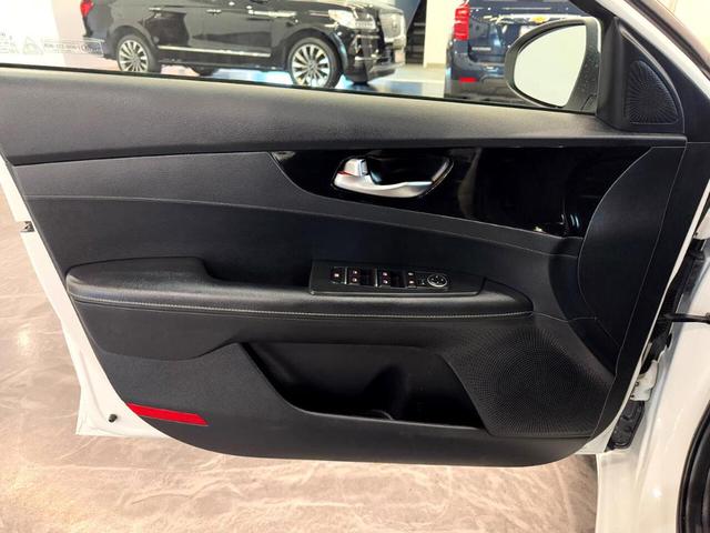 Photo of 2019 White Kia Forte