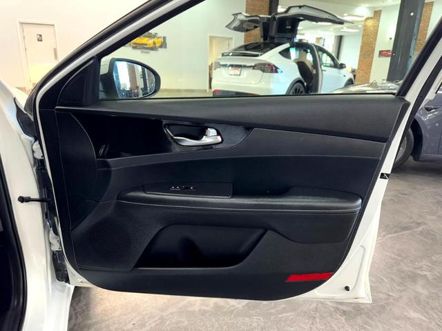 Photo of 2019 White Kia Forte