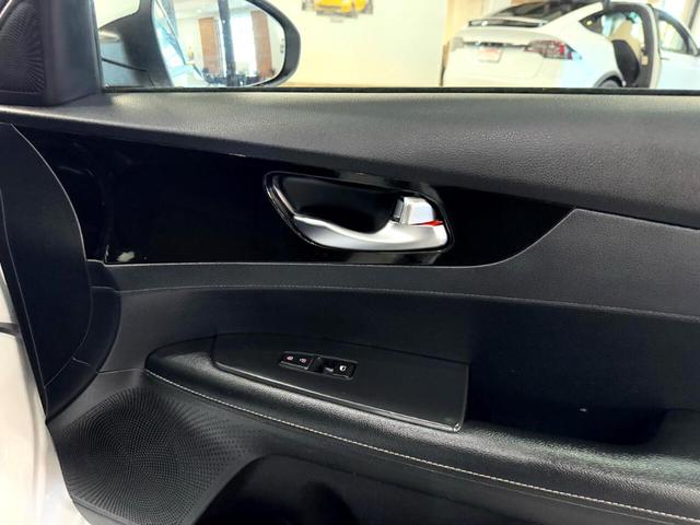 Photo of 2019 White Kia Forte