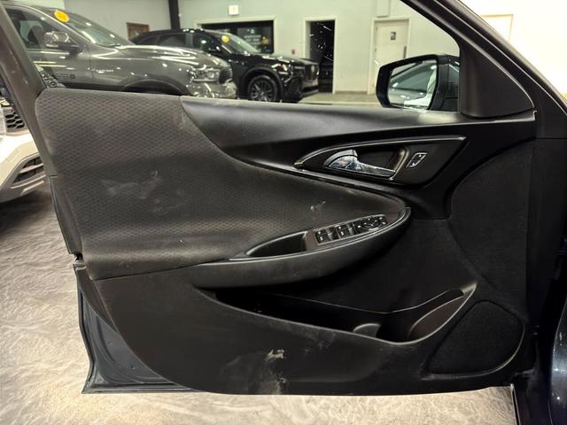 Photo of 2020 Shadow Gray Metallic Chevrolet Malibu