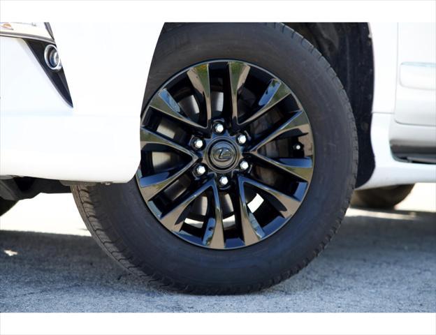 Photo of 2018 White Lexus GX 460