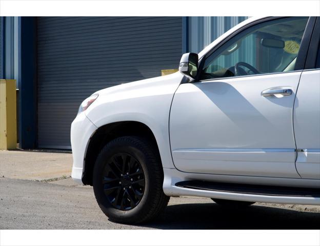 Photo of 2018 White Lexus GX 460