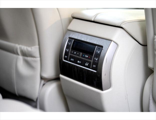 Photo of 2018 White Lexus GX 460