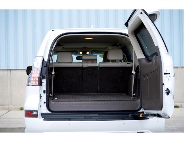 Photo of 2018 White Lexus GX 460