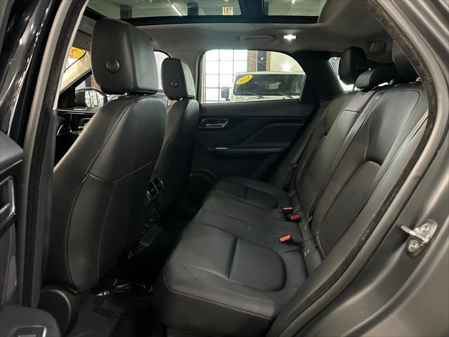 Photo of 2017 Ebony Black Jaguar F-PACE